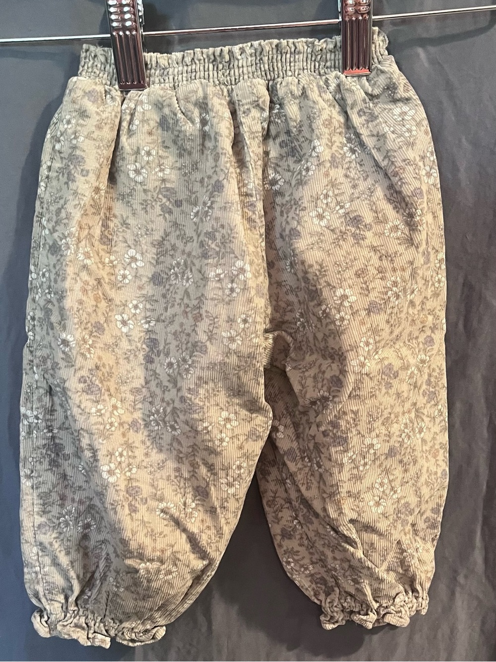 Floral Patterned Pants - Picture 3 of 4